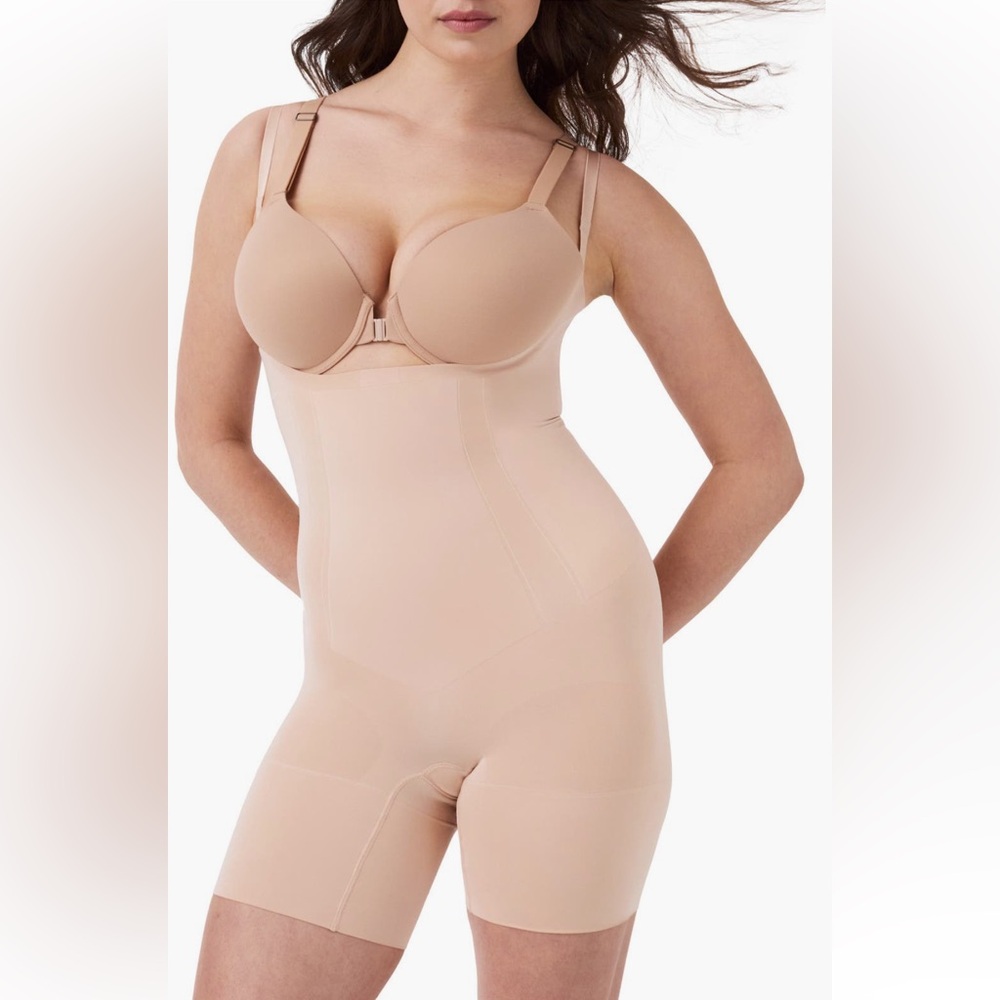 Spanxsculpt OnCore Open Bust Mid Thigh Nude Shapewear Bodysuit